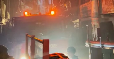 Fire breaks out at shopping mall in Old Dhaka