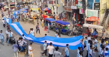 2,000 feet Argentina Flag draws massive crowd  in Chuadanga World Cup rally