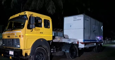 Students, locals block Dhaka-bound vehicle demanding gas distribution in Bhola