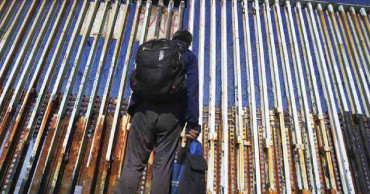 Federal judge halts preparations for end of US asylum limit