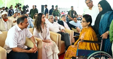 PM talks to injured July warrior Mitu at Memorial Museum opening