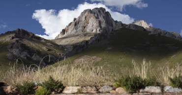 China aims to build its own Yellowstone on Tibetan plateau