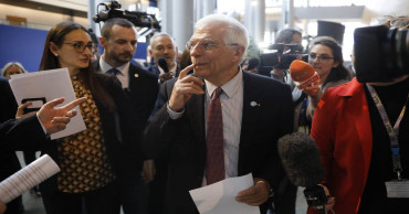 EU pressures Iran on atom deal in last-ditch bid to save it