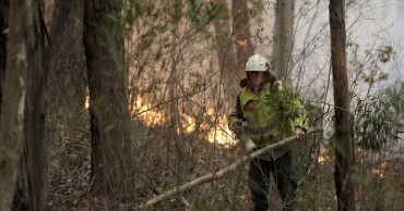 Flights delayed by smoke from Australian bushfires