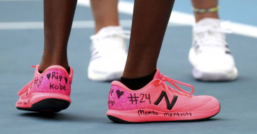 Players pay respects to Kobe Bryant at Australian Open