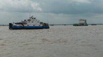 Paturia-Daulatdia ferry service resumes after 12 hrs