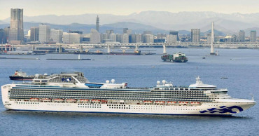 China's virus cases top 20K as Hong Kong closes most borders