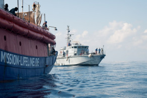 Libyan navy rescues 200 illegal immigrants off western coast