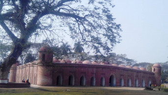 From ‘Chaad’ to ‘Shat Gambuj’: The mosque that enthralls