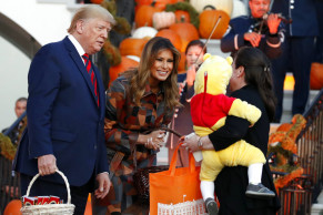 Trumps hand out Halloween candy, greet kids at White House