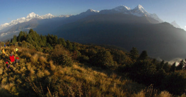 4 SKoreans, 3 Nepal guides missing in avalanche; 30 rescued