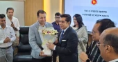 সংবাদমাধ্যমকে নিয়ন্ত্রণ নয়, সহযোগিতার মাধ্যমে এগিয়ে নেওয়ার প্রত্যয় তথ্যমন্ত্রীর