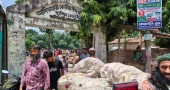 আদিতমারীতে অবৈধ স্থাপনার দখলে সরকারি জমি, ঈদগাহ-সড়কের ধারে বসছে হাট