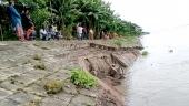 ব্রহ্মপুত্রের তীর রক্ষা বাঁধের বড় অংশজুড়ে ধস, ঝুঁকিতে কয়েক গ্রামের মানুষ