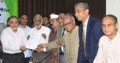রাষ্ট্রপতি পদে মির্জা ফখরুলের মনোনয়নপত্র জমা দিয়েছে বিএনপি