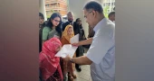 প্রতিবন্ধী তিন ব্যক্তির হাতে নিয়োগপত্র তুলে দিলেন প্রধানমন্ত্রী