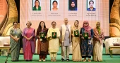 ৪ নারীর হাতে উঠল বেগম রোকেয়া পদক
