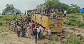 ব্রাহ্মণবাড়িয়ায় বাস খাদে পড়ে নিহত ৪, আহত ২৫