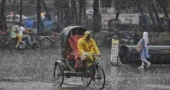 Dhaka wakes up to heavy rain, commuters face woes