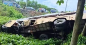 8 hurt as bus overturns in Cumilla