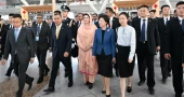 PM arrives in Beijing from Dalian by bullet train