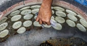 300 years of Bakarkhani: Is modern technology changing its traditional taste?