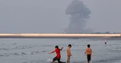 US launches fresh strikes on Iran as Tehran retaliates in Strait of Hormuz, Bahrain
