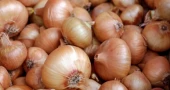 Onion prices skyrocket in Dhaka; from Tk 70 to Tk 120 per kg