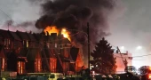 Plane with 6 aboard crashes in Philadelphia, setting homes ablaze