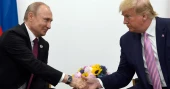 Putin presents Trump with a portrait