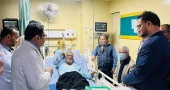 Fakhrul visits ailing Mostafa Jamal Haider at LabAid