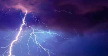 Lightning strike leaves carpenter dead in Kishoreganj