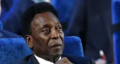 Pelé back in hospital to regulate medication