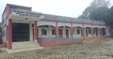Bone-chilling cold forces school closure in Joypurhat, Kurigram districts