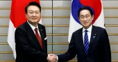 Japan, South Korea renew ties at Tokyo summit