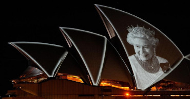 World pays respects to Queen Elizabeth II, 'a servant queen'