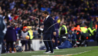 Real Madrid fires coach Lopetegui after big loss to Barca