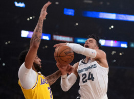 AD has 40 points, 20 rebounds in Lakers win over Grizzlies