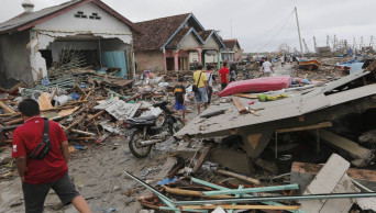 Tsunami toll now 429 dead, thousands homeless