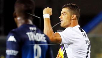 Ronaldo scores 2 as Juventus fights back to beat Empoli 2-1