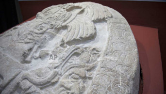 Experts: Mayan altar hints at ancient intrigue