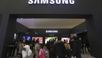Samsung quarterly operating profit fell on slower demand