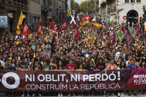 Catalans display devotion to independence on anniversary