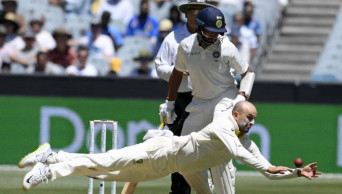 India 123-2 at tea day 1 of 3rd test at MCG