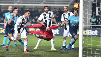 Ronaldo rescues Juve in Atalanta draw, Napoli loses at Inter