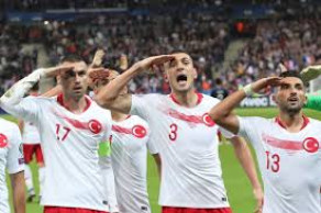 Turkish players defy UEFA with another military salute