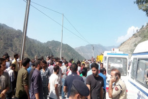 20 killed as overcrowded minibus falls into gorge in Kashmir