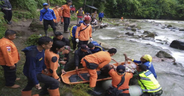 Indonesia ends search for victims of bus crash; 35 dead