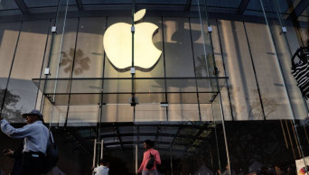 Apple’s quarterly profit falls as iPhone sales sputter