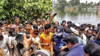 Youth ‘carrying child’s severed head’ in bag lynched in Netrakona